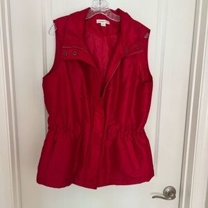 Cold Water Creek L Fuchsia/red puffy vest. Minimalist classy Logan look utility